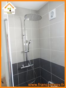 Rénovation complète d'une salle de bain avec douche à l'italienne à Jenlain 
