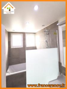 Rénovation complète d'une salle de bains avec douche à l'italienne